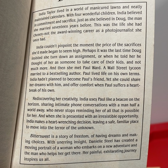 Lot of 2 Danielle Steel Books 📚 Bundle your likes for a special deal📚 - Picture 4 of 9